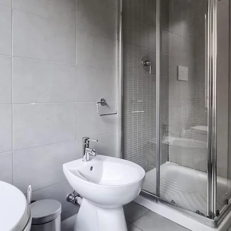 Stylish And Comfortable 3bd In アパート ローマ